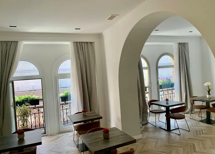 בית הארחה Florea Palace