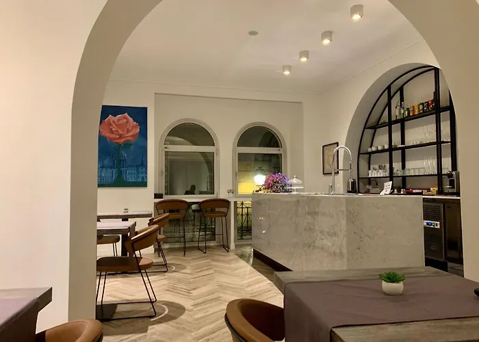Florea Palace Pensión Roma